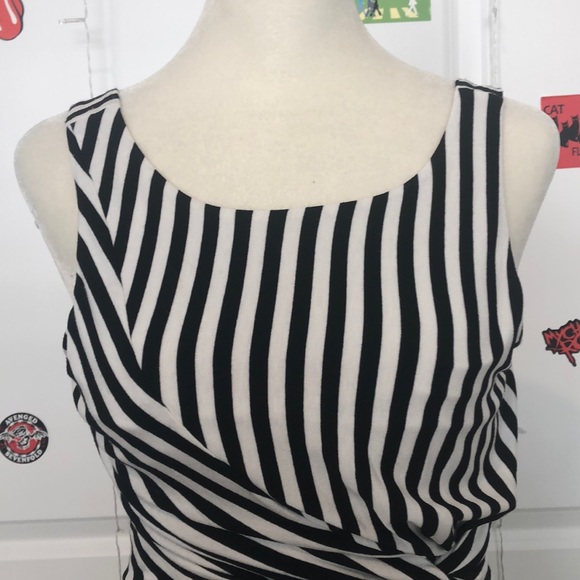 Bebe black & white striped w/yellow bottom fitted mini dress. NWOT! Sz XS - Picture 3 of 9